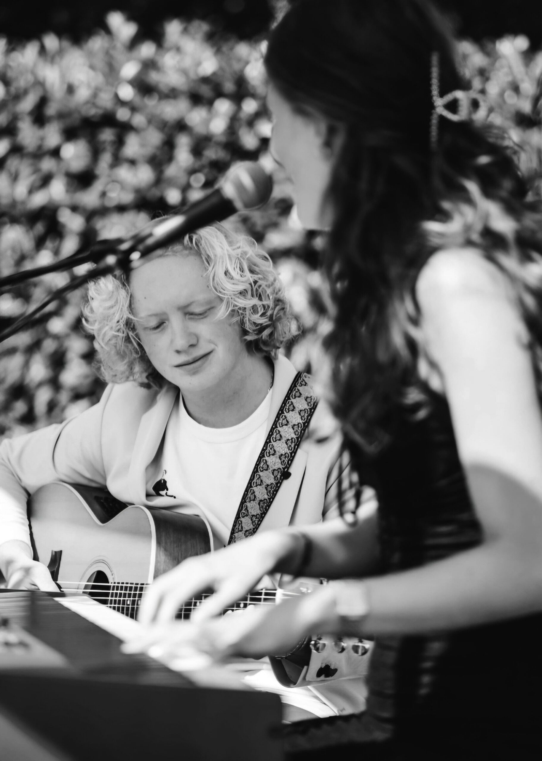 black and white foto adore music