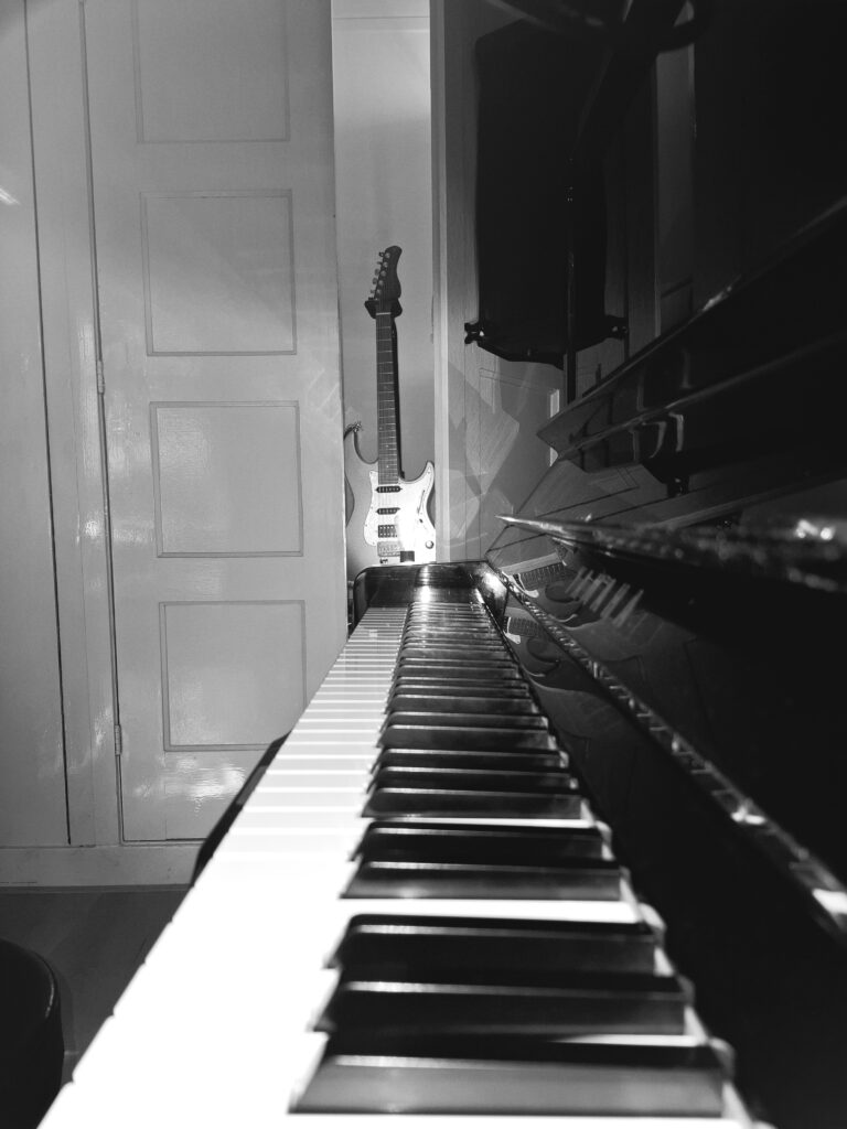 piano en gitaar foto